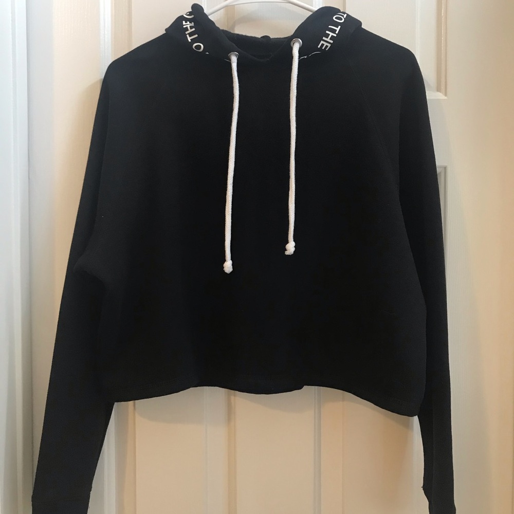 h&m black cropped hoodie sweatshirt (new)